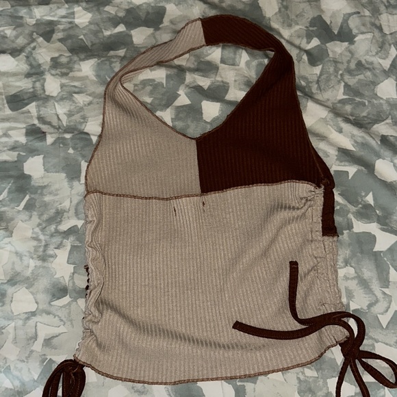 Cute brown checkered crop top - Picture 2 of 2